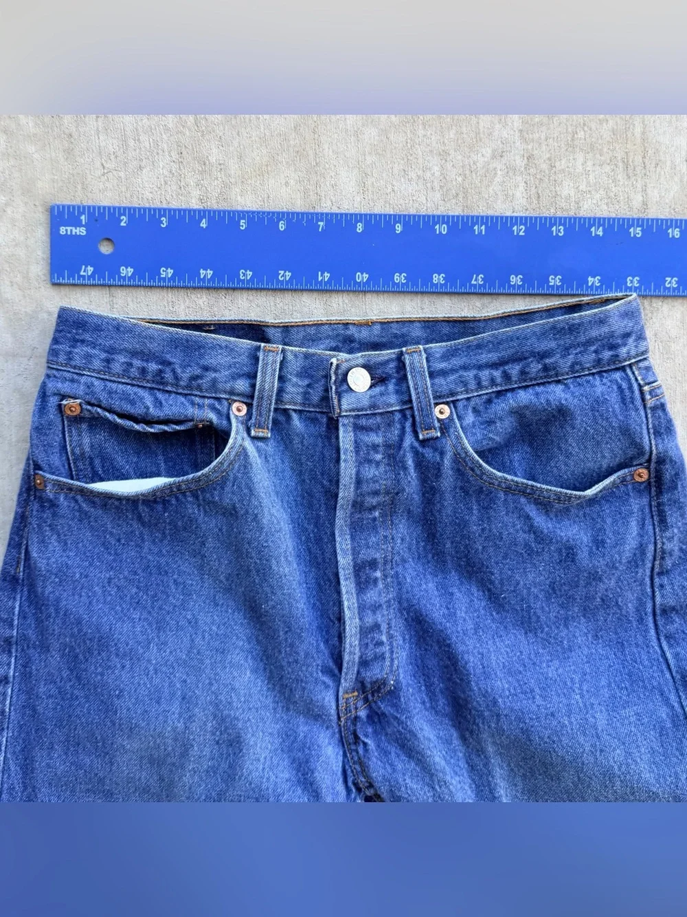 Vintage Levi’s 501 Jeans Made In USA 90s Button Fly 30x29